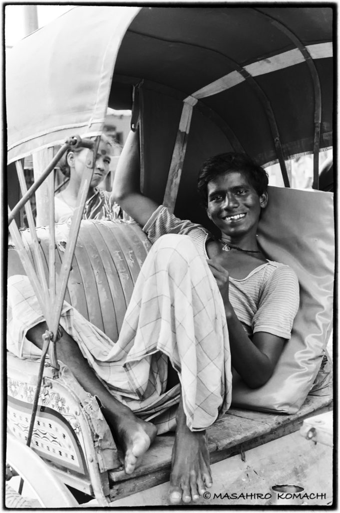 Relajante conductor de Rikusha, trabajo de retrato instantáneo de 1987