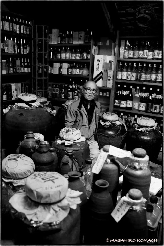 Seibin Shimabukuro: old sake jars in the alcoves of all homes