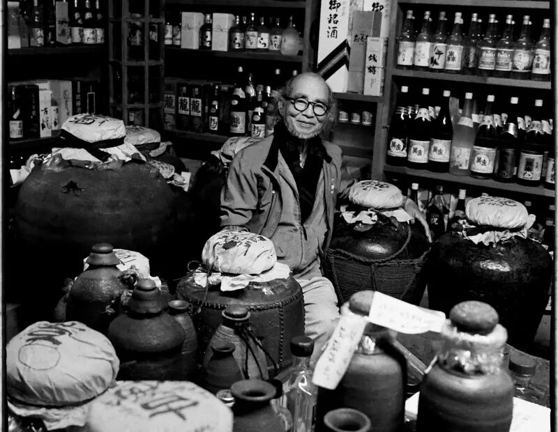 Seibin Shimabukuro: old sake jars in the alcoves of all homes